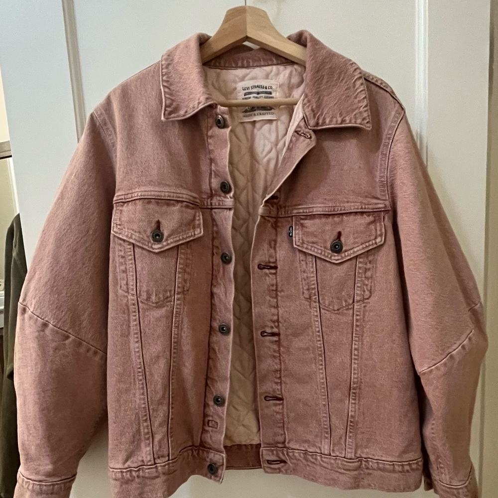Pink oversized Levi’s Made and Crafted denim jacket, balloon sleeves.